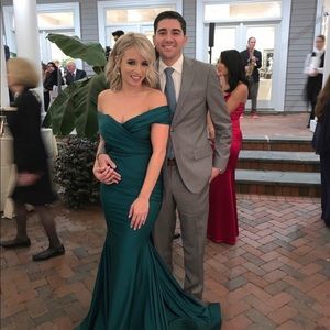 Jessica angel emeral green off the shoulder gown size 2